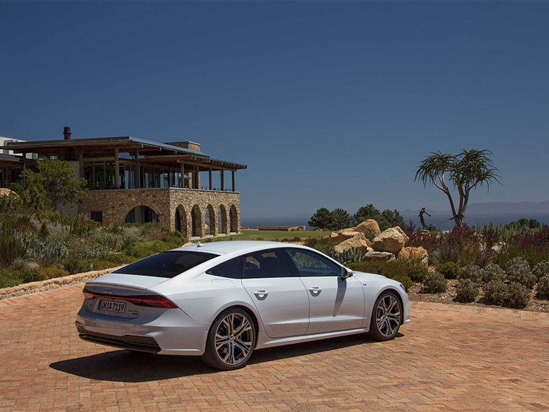 سيارة Audi A7 Sportback الجديدة: سيارة كوبيه بأربعة أبواب تجسّد المعنى الحقيقي للتقدم في التصميم والتكنولوجيا